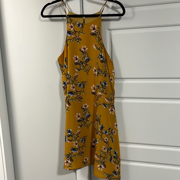 Flowy, cute sun dress - Picture 1 of 2